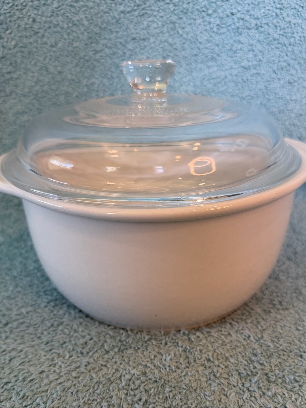 Corelle Coordinates 1.5 Quart Round Stoneware Casserole Dish w Glass Lid White